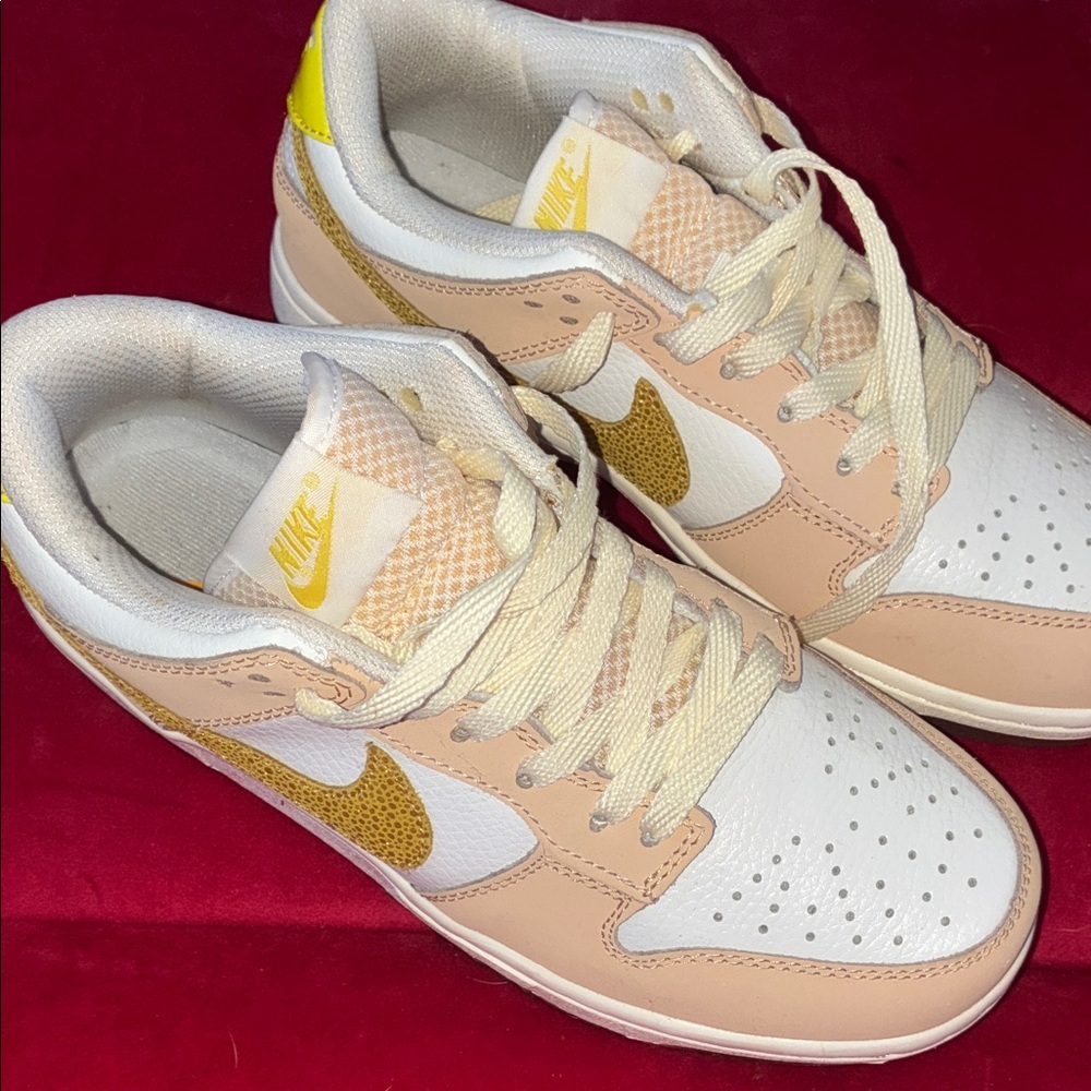 Nike Lemon Dunks​